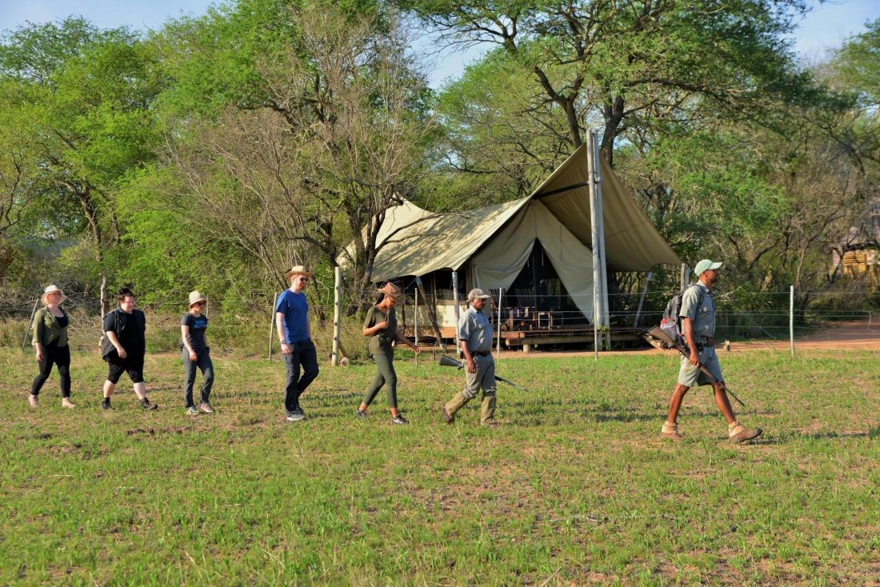 Отель Rhino Walking Safaris Скукуза Экстерьер фото